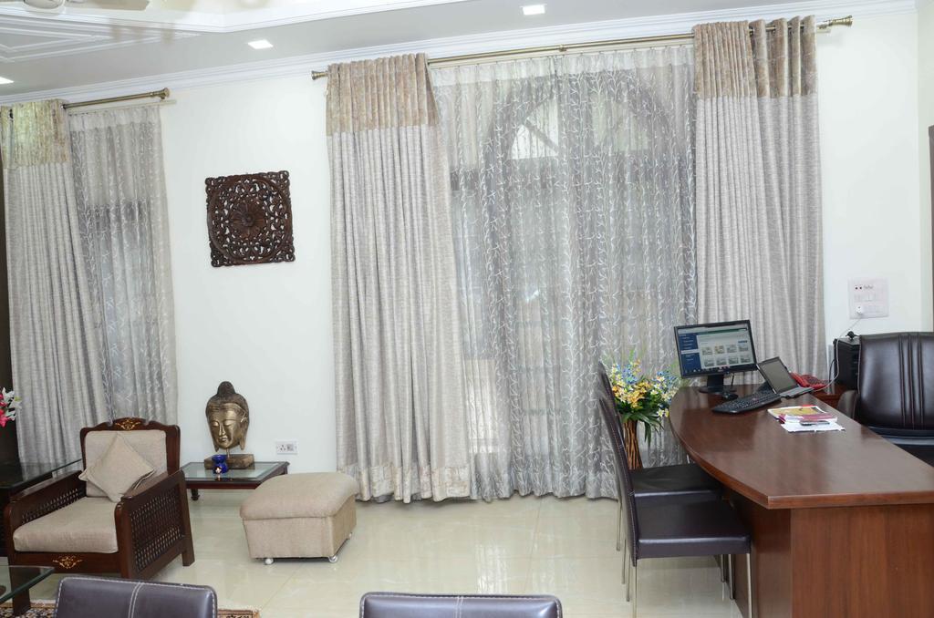 Namaste Apartments นิวเดลี ภายนอก รูปภาพ