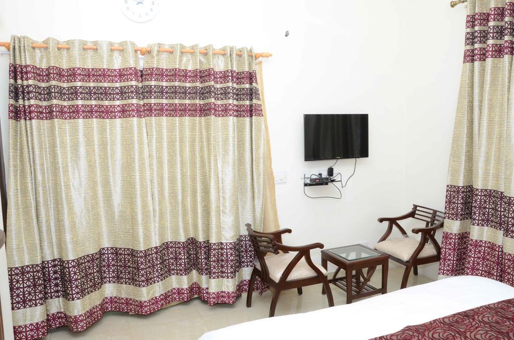 Namaste Apartments นิวเดลี ภายนอก รูปภาพ