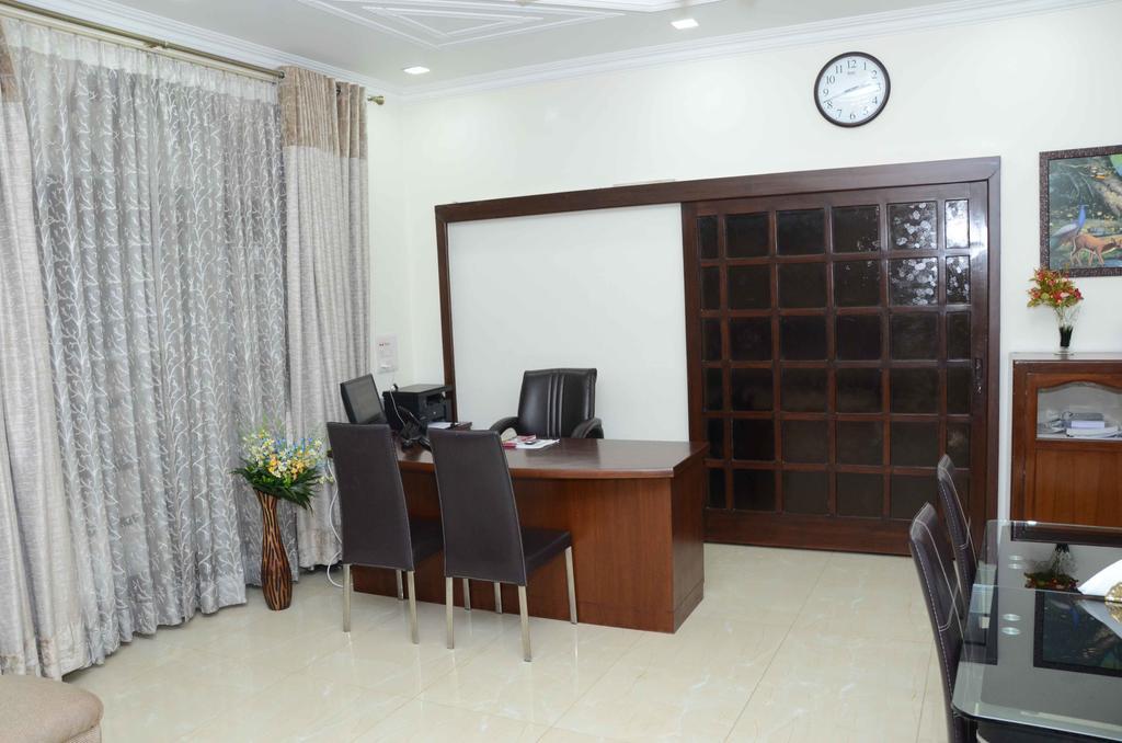Namaste Apartments นิวเดลี ภายนอก รูปภาพ