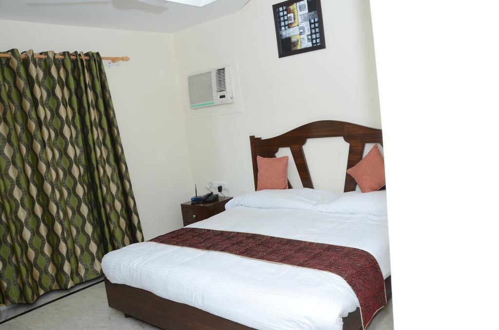 Namaste Apartments นิวเดลี ภายนอก รูปภาพ